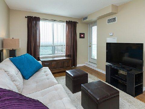 lph 5 - 23 Oneida Cres, Condo with 1 bedrooms, 1 bathrooms and 1 parking in Richmond Hill ON | Image 3
