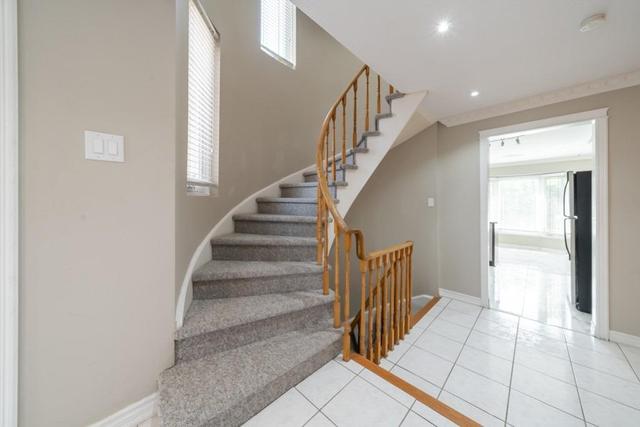 upper - 3188 Cambourne Cres, House detached with 3 bedrooms, 3 bathrooms and 3 parking in Mississauga ON | Image 12
