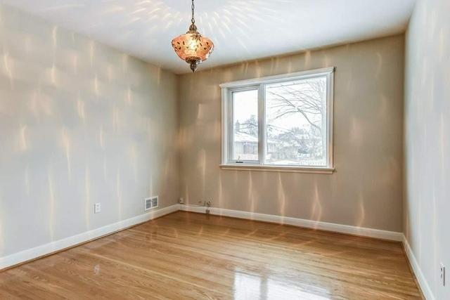 5 Saybrook Ave, House detached with 3 bedrooms, 3 bathrooms and 4 parking in Toronto ON | Image 15