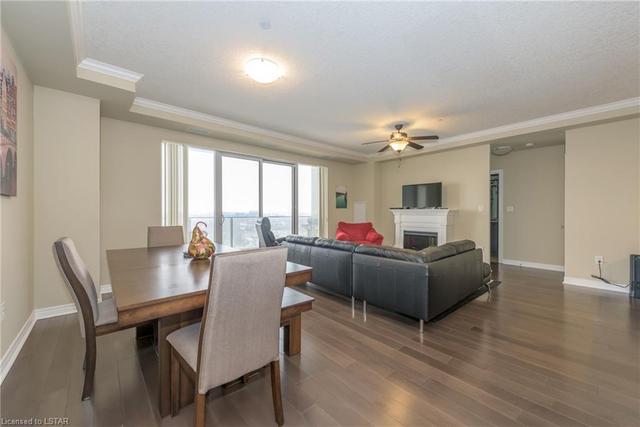 1806 - 330 Ridout Street N, House attached with 2 bedrooms, 2 bathrooms and 1 parking in London ON | Image 3