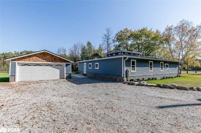 3993 Hwy 12, Home with 3 bedrooms, 3 bathrooms and 20 parking in Ramara ON | Image 37