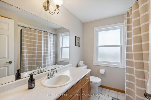 39 Abbeywood Cres, House detached with 3 bedrooms, 4 bathrooms and 4 parking in Guelph ON | Image 21