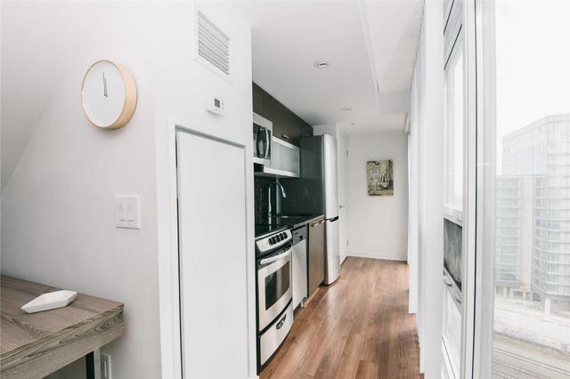 1708E - 36 Lisgar St, Condo with 1 bedrooms, 2 bathrooms and null parking in Toronto ON | Image 6
