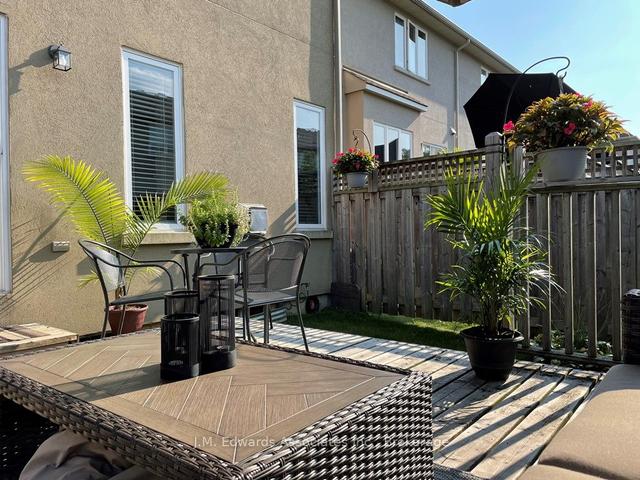 24 Forest Valley Cres, Townhouse with 3 bedrooms, 3 bathrooms and 2 parking in Hamilton ON | Image 32