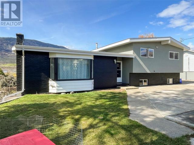 6806 97th Street, House detached with 4 bedrooms, 1 bathrooms and null parking in Osoyoos BC | Image 2