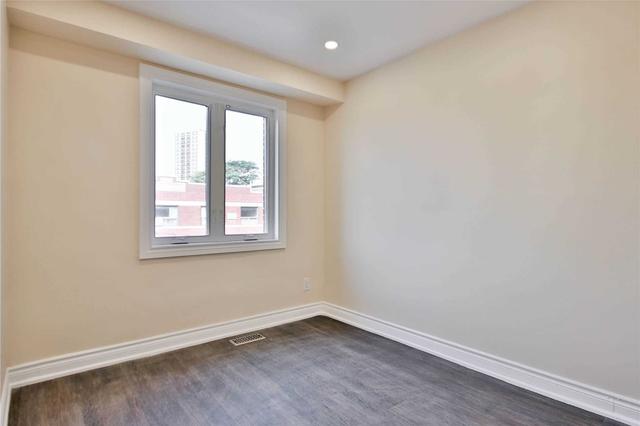 unit 1 - 795 Broadview Ave, House attached with 2 bedrooms, 1 bathrooms and 1 parking in Toronto ON | Image 8