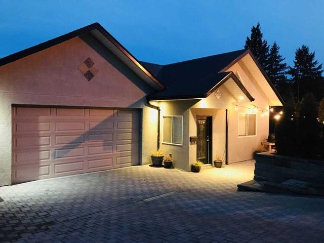 216 Monmouth Dr, House detached with 3 bedrooms, 3 bathrooms and 5 parking in Kamloops BC | Image 1