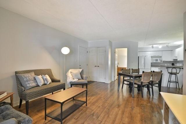 108 - 2030 Cleaver Ave, Condo with 2 bedrooms, 1 bathrooms and 1 parking in Burlington ON | Image 4