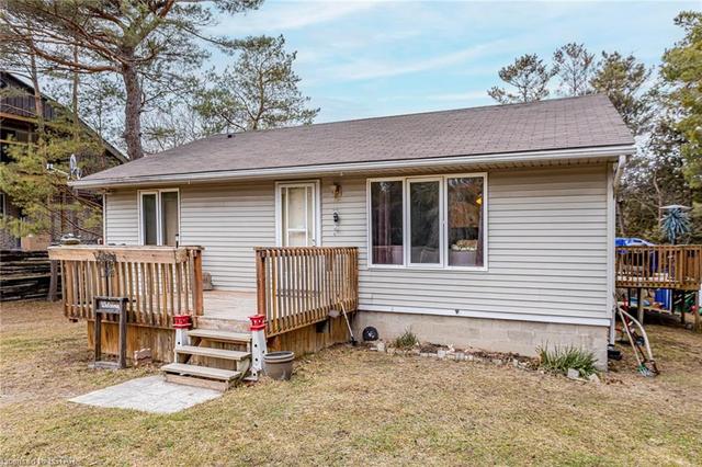 6420 Tanner Road, House detached with 3 bedrooms, 1 bathrooms and null parking in Lambton Shores ON | Image 15