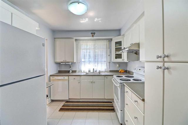 21 - 34 Dundalk Dr, Townhouse with 3 bedrooms, 2 bathrooms and 2 parking in Toronto ON | Image 7