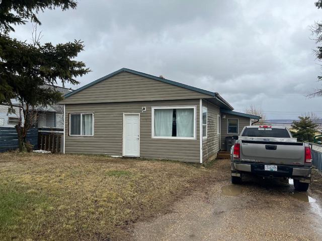 713 97 Avenue, House detached with 2 bedrooms, 1 bathrooms and null parking in Dawson Creek BC | Card Image