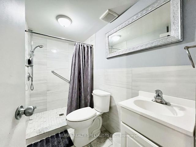 21 Foxley St, House attached with 4 bedrooms, 3 bathrooms and 2 parking in Toronto ON | Image 12