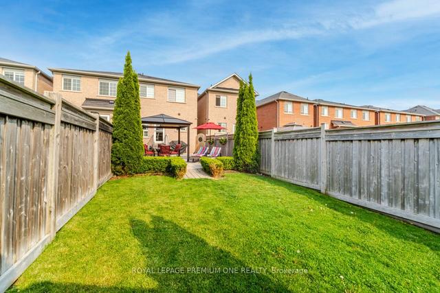 120 Keystar Crt, House attached with 3 bedrooms, 3 bathrooms and 3 parking in Vaughan ON | Image 32