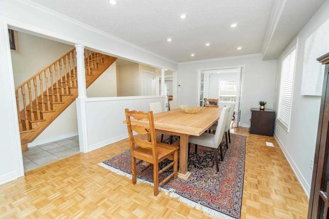 24 Leopard Gate, House detached with 3 bedrooms, 3 bathrooms and 6 parking in Brampton ON | Image 2
