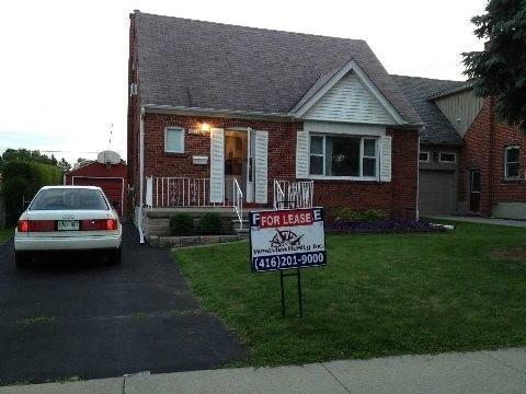 1358 Northaven Dr, House detached with 2 bedrooms, 2 bathrooms and 3 parking in Mississauga ON | Image 1
