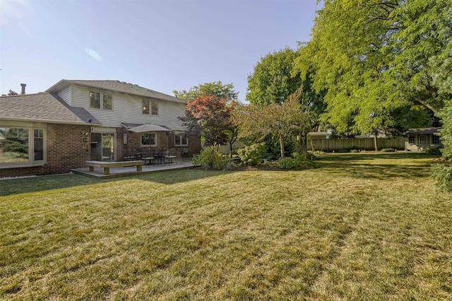 418 Mackay Crt, House detached with 3 bedrooms, 4 bathrooms and 6 parking in Burlington ON | Image 35