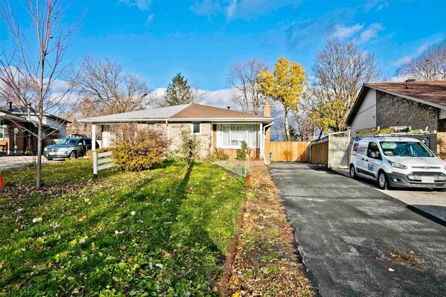 1121 Valley Crt, House semidetached with 3 bedrooms, 2 bathrooms and 4 parking in Oshawa ON | Image 12