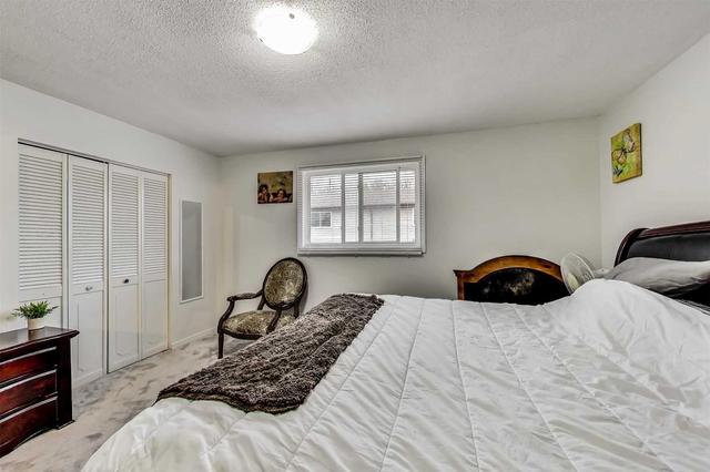 c - 22 Bond St, Townhouse with 3 bedrooms, 2 bathrooms and 2 parking in Brantford ON | Image 14