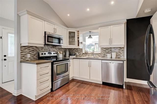 9 Rossford Rd, House detached with 3 bedrooms, 1 bathrooms and 2 parking in Toronto ON | Image 10