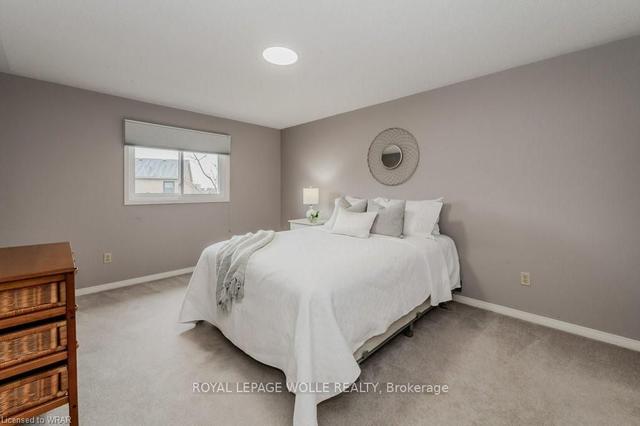 10 Parsons Crt, House detached with 4 bedrooms, 4 bathrooms and 6 parking in Kitchener ON | Image 17
