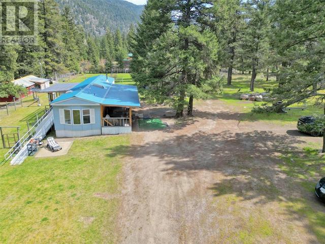 2446 Hwy 3, House other with 2 bedrooms, 2 bathrooms and null parking in Central Kootenay B BC | Image 5