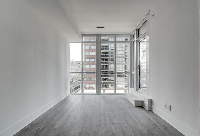 605 - 32 Davenport Rd W, Condo with 2 bedrooms, 2 bathrooms and 1 parking in Toronto ON | Image 7