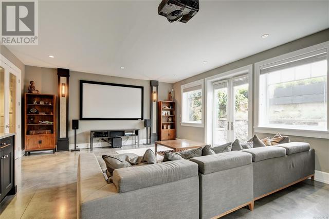 2990 Beach Dr, House detached with 4 bedrooms, 4 bathrooms and 6 parking in Oak Bay BC | Image 54