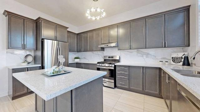 288 Gibson Circ, House detached with 4 bedrooms, 4 bathrooms and 6 parking in Bradford West Gwillimbury ON | Image 9