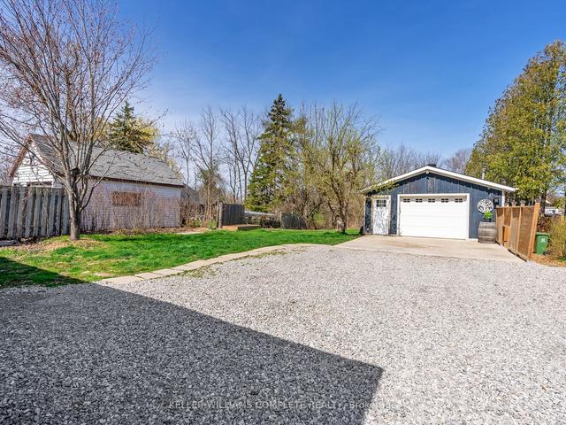 32 Fife St W, House detached with 2 bedrooms, 1 bathrooms and 10 parking in Haldimand County ON | Image 22