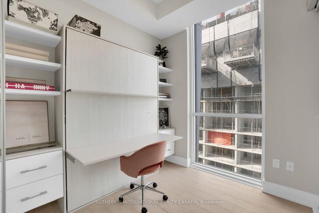 5405 - 1 Yorkville Ave, Condo with 3 bedrooms, 4 bathrooms and 1 parking in Toronto ON | Image 3