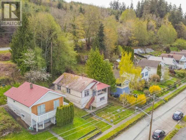 5782 Willow Ave, House detached with 3 bedrooms, 2 bathrooms and null parking in Powell River BC | Image 13