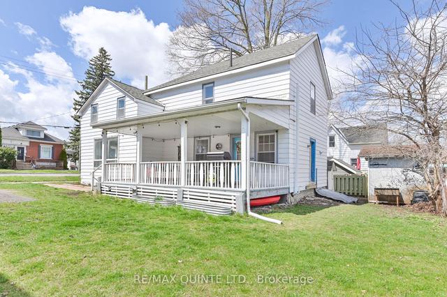 129 Victoria Ave, House detached with 4 bedrooms, 2 bathrooms and 4 parking in Quinte West ON | Image 1