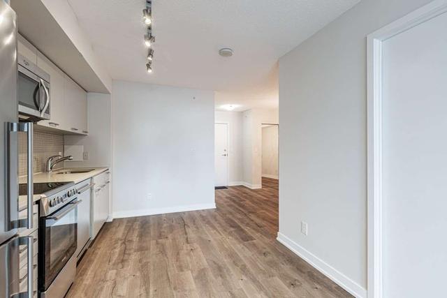 922 - 295 Adelaide St W, Condo with 1 bedrooms, 1 bathrooms and 1 parking in Toronto ON | Image 5