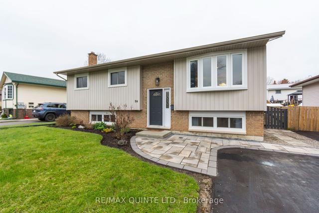 114 Nicholas St, House detached with 3 bedrooms, 2 bathrooms and 2 parking in Quinte West ON | Image 1