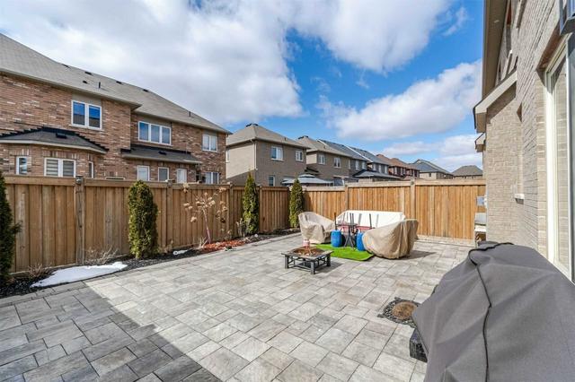 74 Villadowns Tr, House semidetached with 3 bedrooms, 3 bathrooms and 3 parking in Brampton ON | Image 31