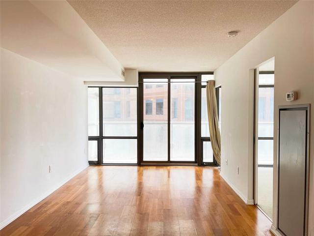 404 - 38 Grenville St, Condo with 1 bedrooms, 1 bathrooms and 0 parking in Toronto ON | Image 4