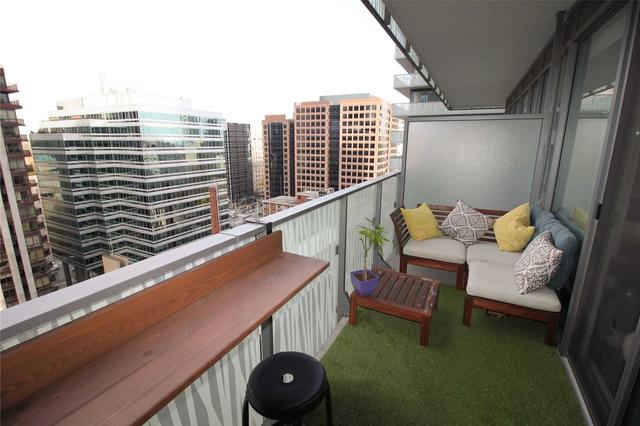 1608 - 42 Charles St E, Condo with 0 bedrooms, 1 bathrooms and 0 parking in Toronto ON | Image 3