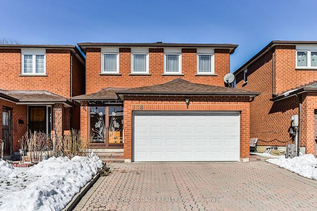 138 Burnt Bark Dr, House detached with 4 bedrooms, 5 bathrooms and 4 parking in Toronto ON | Image 1