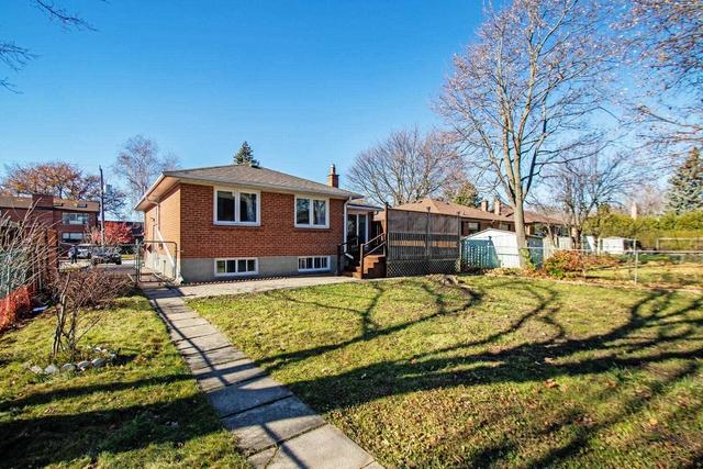 23 Sussex Ave, House detached with 3 bedrooms, 3 bathrooms and 4 parking in Richmond Hill ON | Image 32