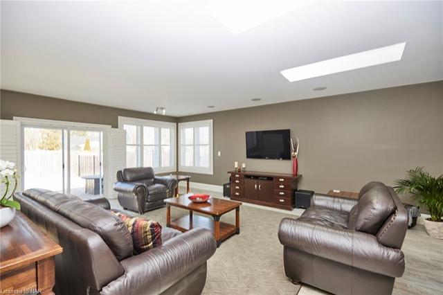 16 Fairhaven Drive, House detached with 4 bedrooms, 3 bathrooms and 6 parking in St. Catharines ON | Image 18