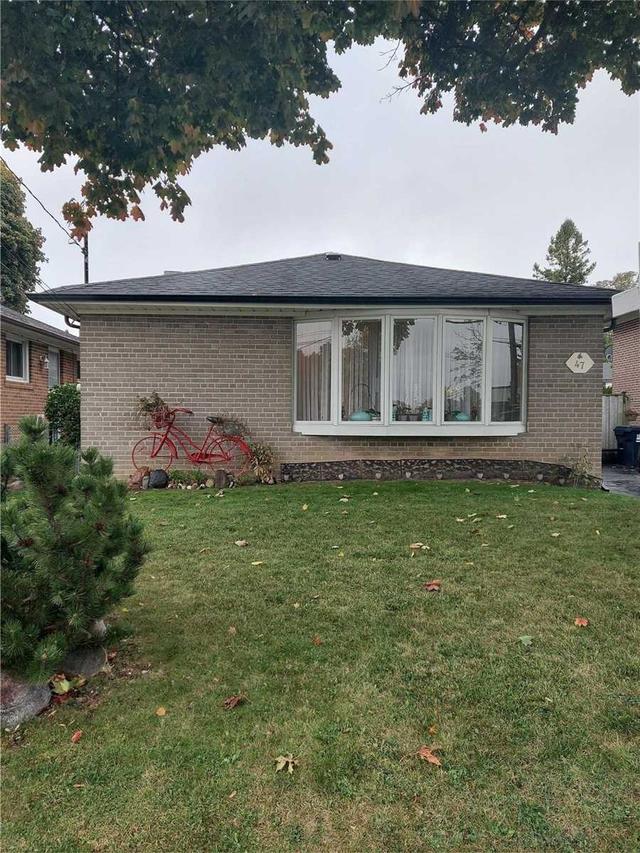 47 Macduff Cres, House detached with 4 bedrooms, 3 bathrooms and 4 parking in Toronto ON | Image 1