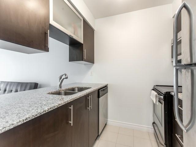 2409 - 50 Town Centre Crt, Condo with 1 bedrooms, 1 bathrooms and 1 parking in Toronto ON | Image 2