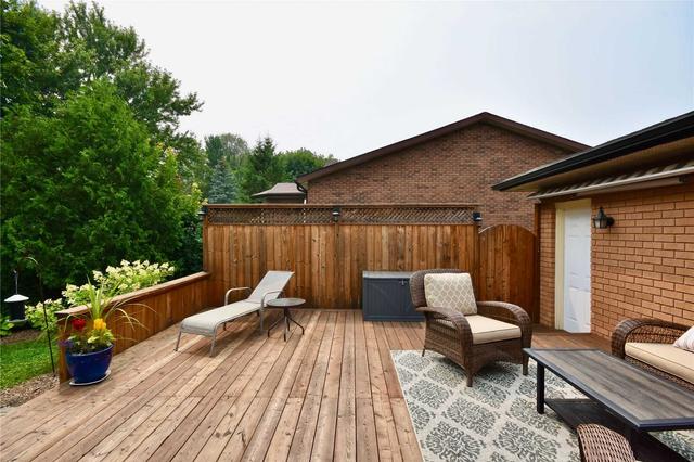 17 Algonquin Tr, House detached with 2 bedrooms, 2 bathrooms and 6 parking in Barrie ON | Image 21