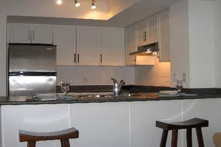 th39 - 93 The Queensway, Townhouse with 1 bedrooms, 2 bathrooms and 1 parking in Toronto ON | Image 2
