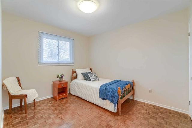 8 Newton Rd, House detached with 4 bedrooms, 2 bathrooms and 3 parking in Brampton ON | Image 14