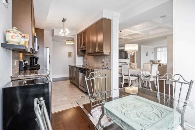 1406 - 9235 Jane St, Condo with 2 bedrooms, 3 bathrooms and 2 parking in Vaughan ON | Image 9