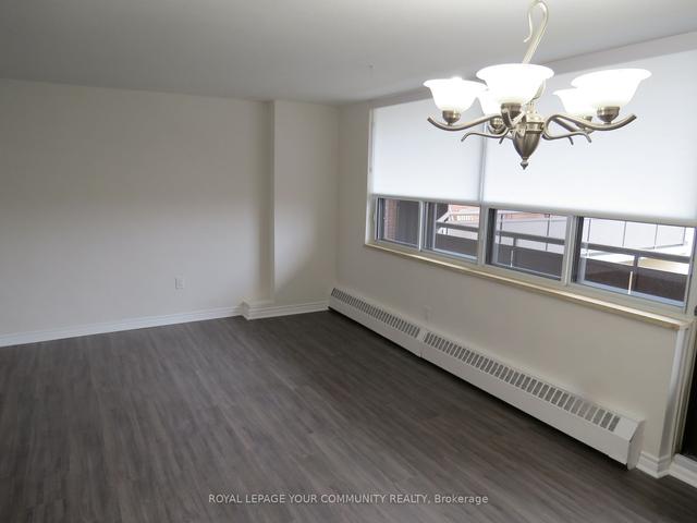 901 - 5 Frith Rd, Condo with 2 bedrooms, 2 bathrooms and 1 parking in Toronto ON | Image 12