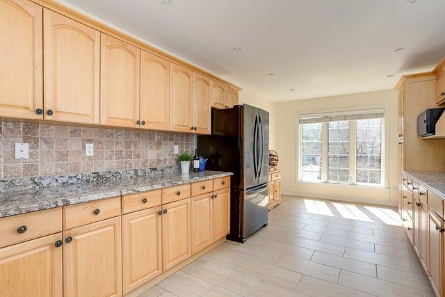 767 Oxbow Park Dr, House detached with 3 bedrooms, 3 bathrooms and 6 parking in Wasaga Beach ON | Image 2