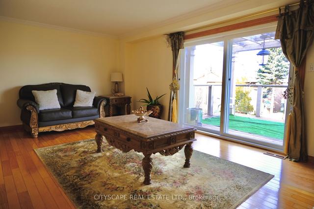4084 Trapper Cres, House detached with 3 bedrooms, 4 bathrooms and 5.5 parking in Mississauga ON | Image 5