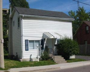 70 Wilkinson Ave, House detached with 3 bedrooms, 1 bathrooms and 2 parking in Oshawa ON | Image 1